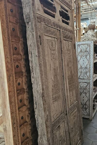 Bali deur old Saurama