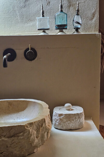 Grof marmeren pot met deksel