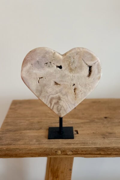 Roze amethist hart op statief | F14