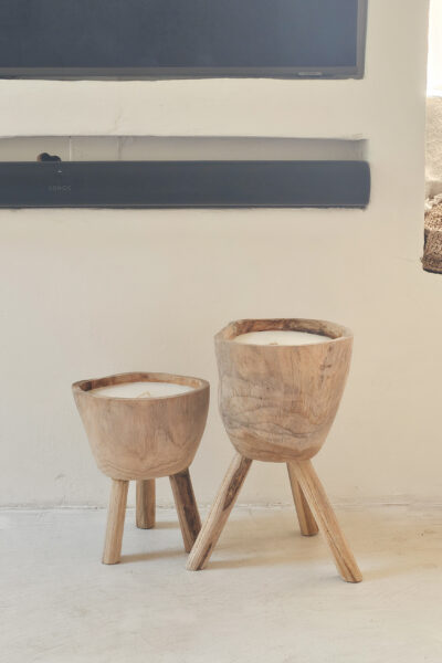 Houten kaars op driepoot