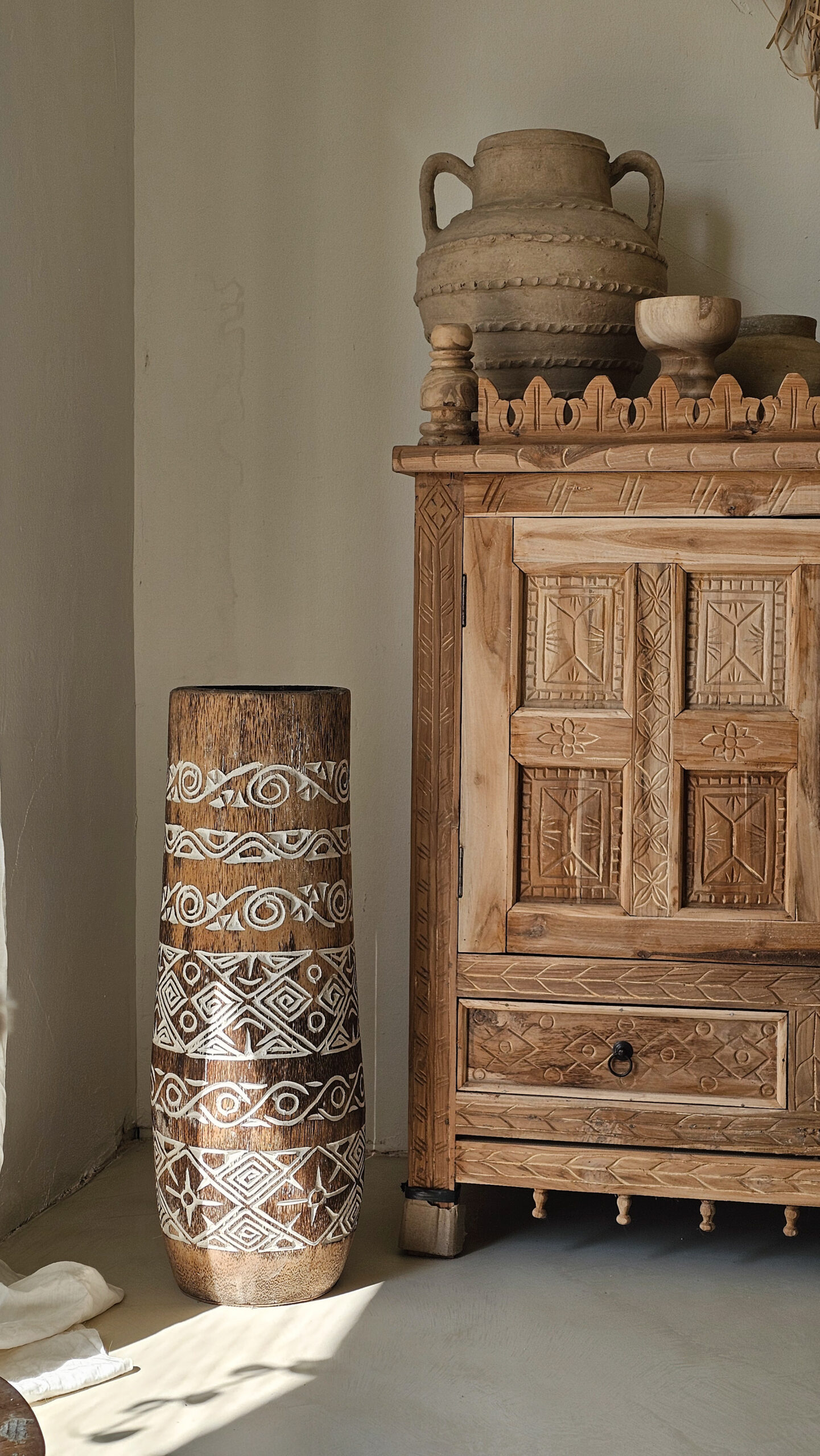 Boho palmvaas natural white carved L - Afbeelding 2